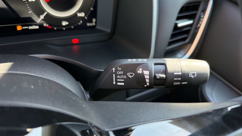 Nissan Qashqai 1.3 DiG-T MH N-Connecta 5dr Petrol Hatchback
